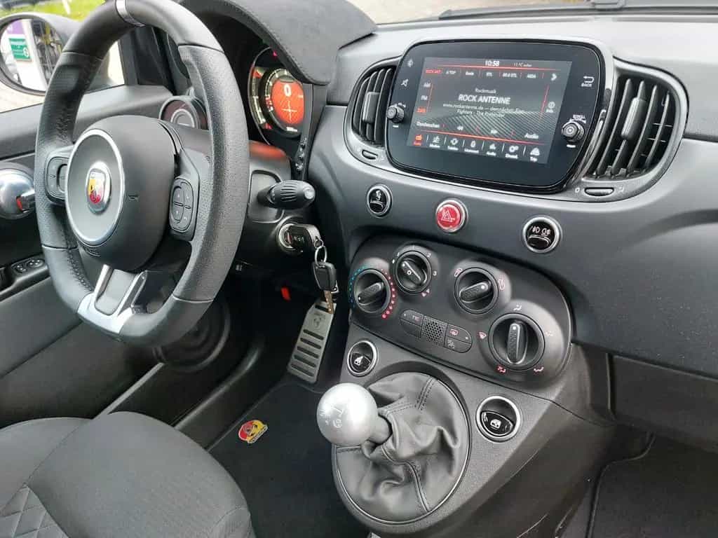 Abarth 500 Cabrio 595 C DAB Parkpilot Klima 08/2023-photo-9