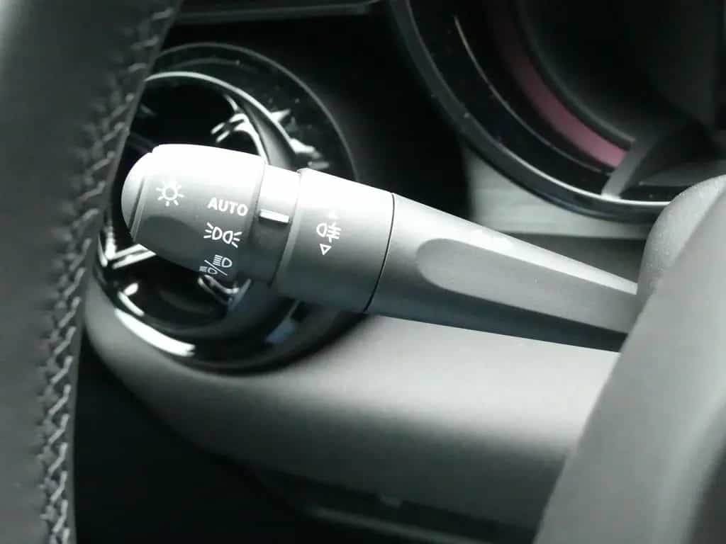Alfa Romeo Junior IBRIDA Q4 1.2 VGT 145PS DCT6 SCHIEBEDACH 01/2026-photo-20
