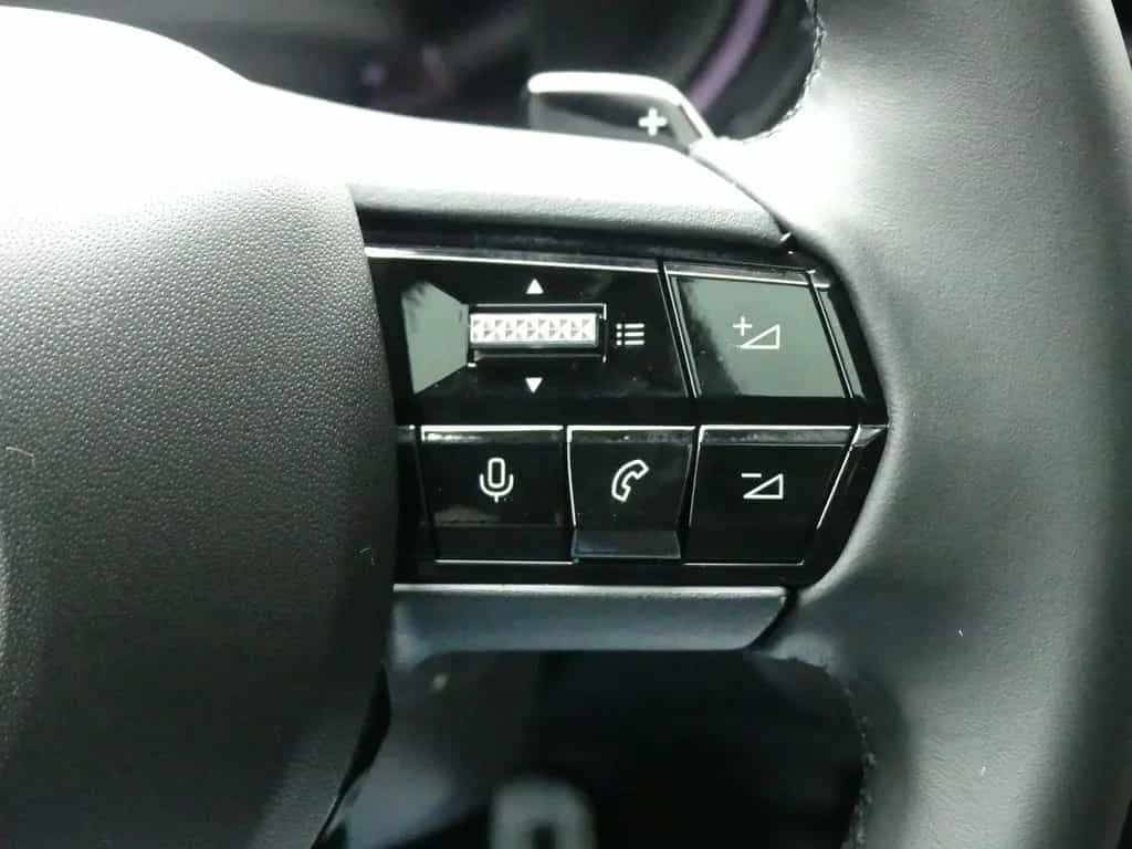 Alfa Romeo Junior IBRIDA Q4 1.2 VGT 145PS DCT6 SCHIEBEDACH 01/2026-photo-23
