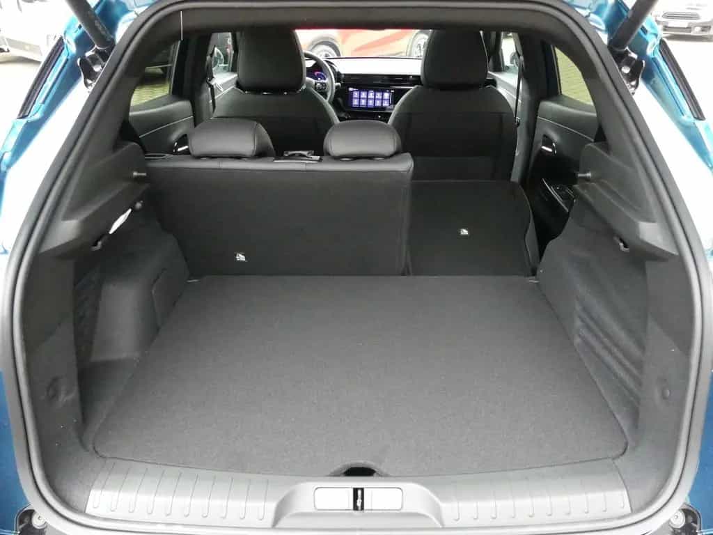 Alfa Romeo Junior IBRIDA Q4 1.2 VGT 145PS DCT6 SCHIEBEDACH 01/2026-photo-35