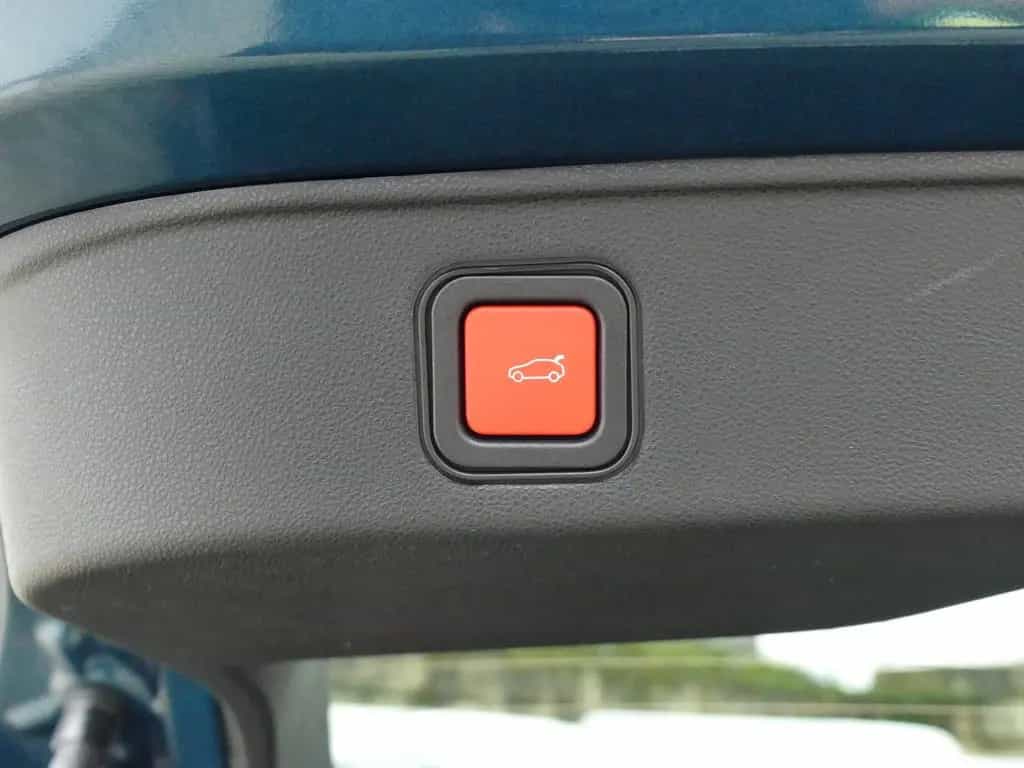 Alfa Romeo Junior IBRIDA Q4 1.2 VGT 145PS DCT6 SCHIEBEDACH 01/2026-photo-38