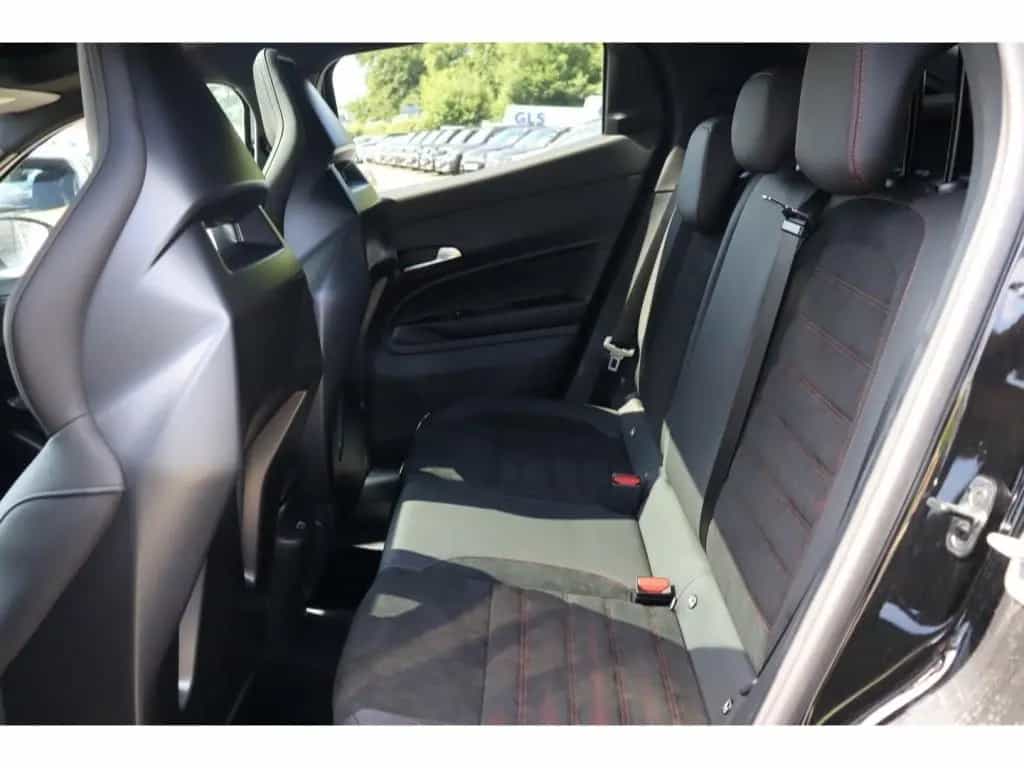 Alfa Romeo Junior IBRIDA Q4 1.2 VGT 145PS DCT6 SPORT SABELT 01/2026-photo-14