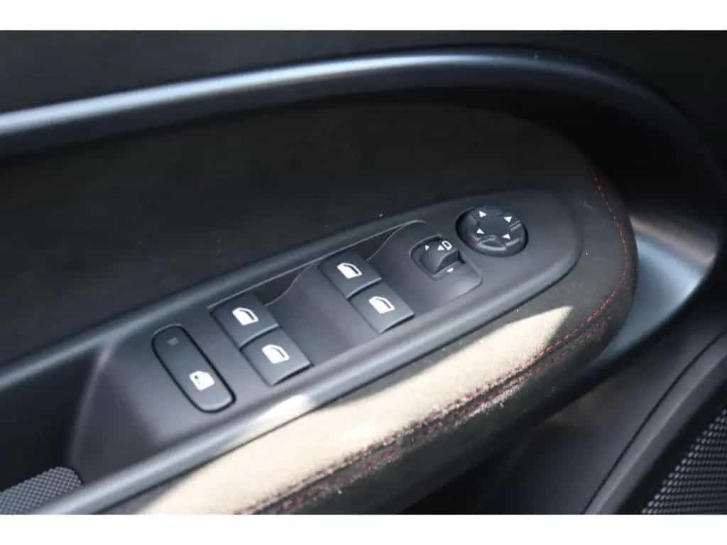 Alfa Romeo Junior IBRIDA Q4 1.2 VGT 145PS DCT6 SPORT SABELT 01/2026-photo-19