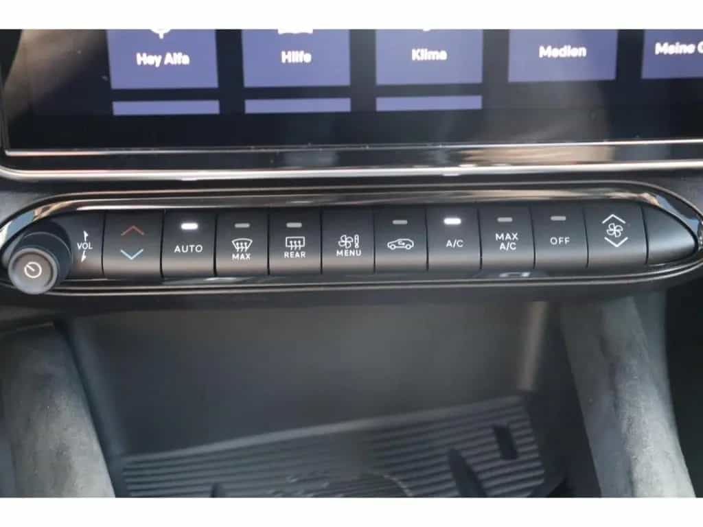 Alfa Romeo Junior IBRIDA Q4 1.2 VGT 145PS DCT6 SPORT SABELT 01/2026-photo-33