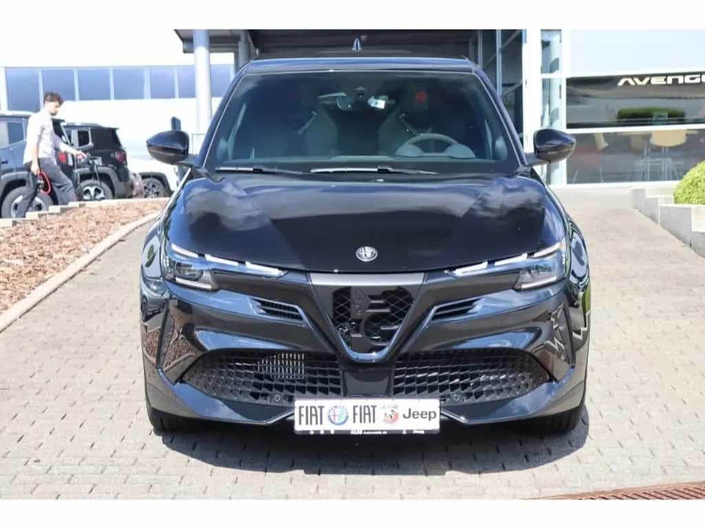 Alfa Romeo Junior IBRIDA Q4 1.2 VGT 145PS DCT6 SPORT SABELT 01/2026-photo-8