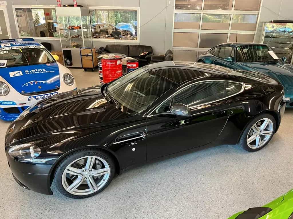 Aston Martin V8 Vantage 4.7l **MANUAL** 1 Owner** 01/2012-photo-3