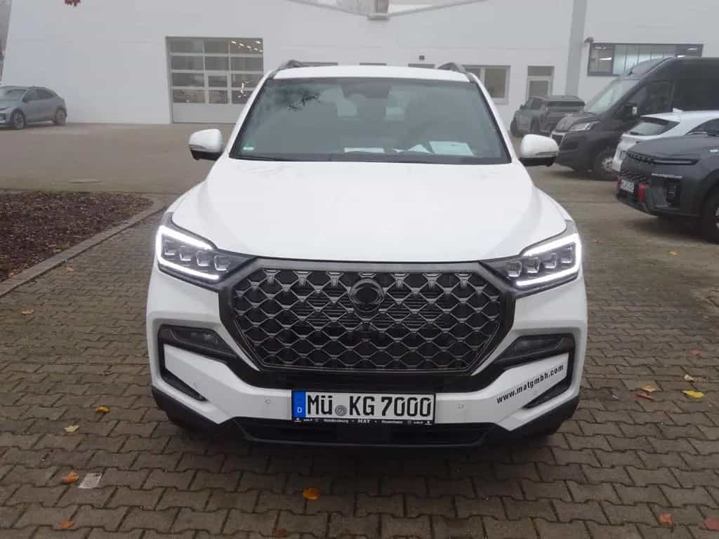 KGM Rexton 2.2 E-XDI 4WD 8AT MY25 Black 3.5t 10/2025-photo-1