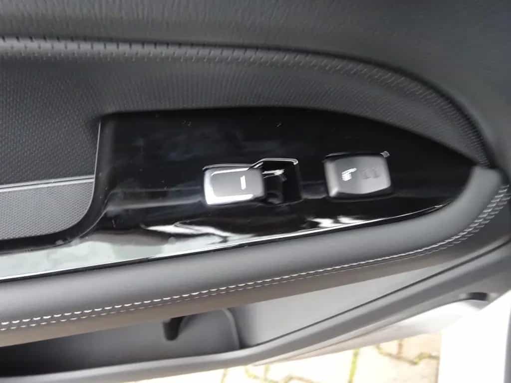 KGM Rexton 2.2 E-XDI 4WD 8AT MY25 Black 3.5t 10/2025-photo-12