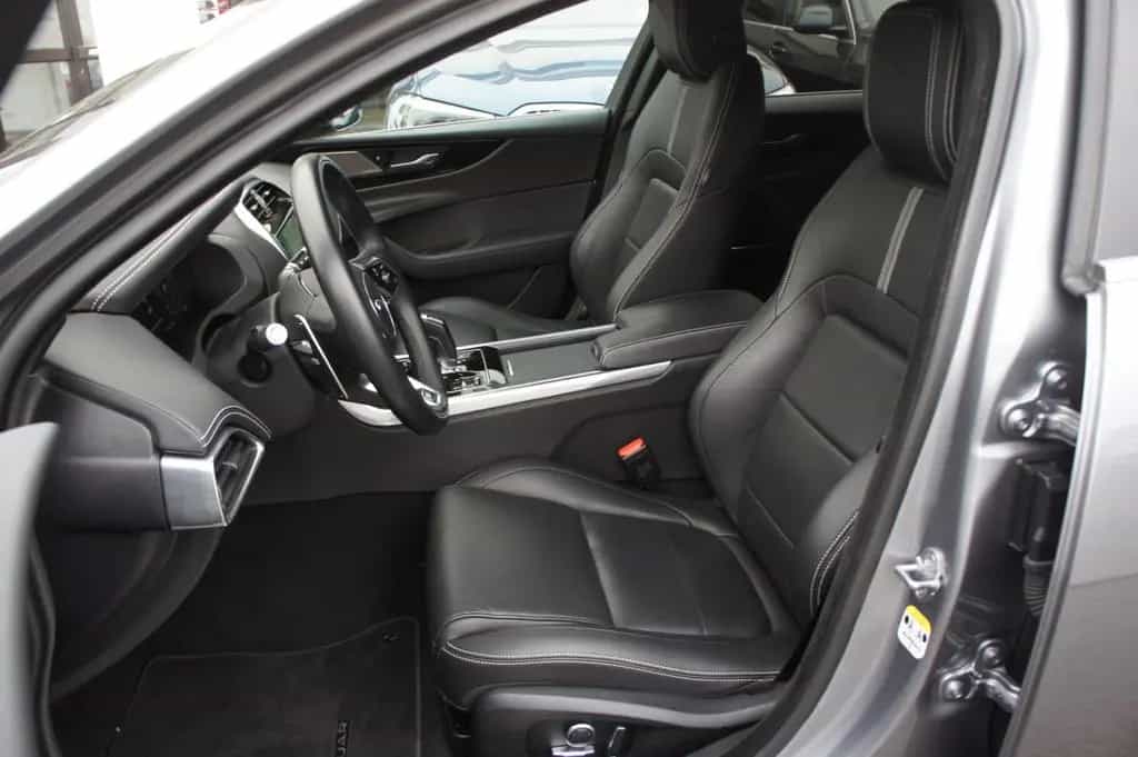 Jaguar XE R-Dynamic SE 4x4*LEDER*MERIDIAN*LED*360* 04/2021-photo-11