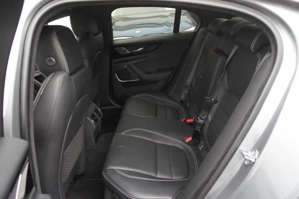 Jaguar XE R-Dynamic SE 4x4*LEDER*MERIDIAN*LED*360* 04/2021-photo-14