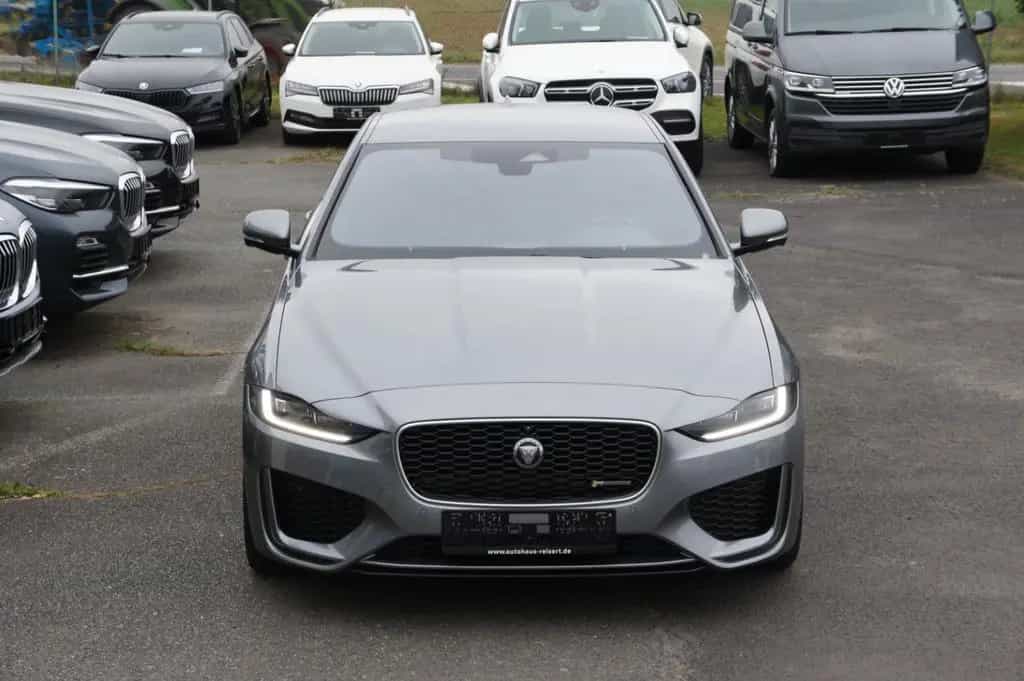 Jaguar XE R-Dynamic SE 4x4*LEDER*MERIDIAN*LED*360* 04/2021-photo-4