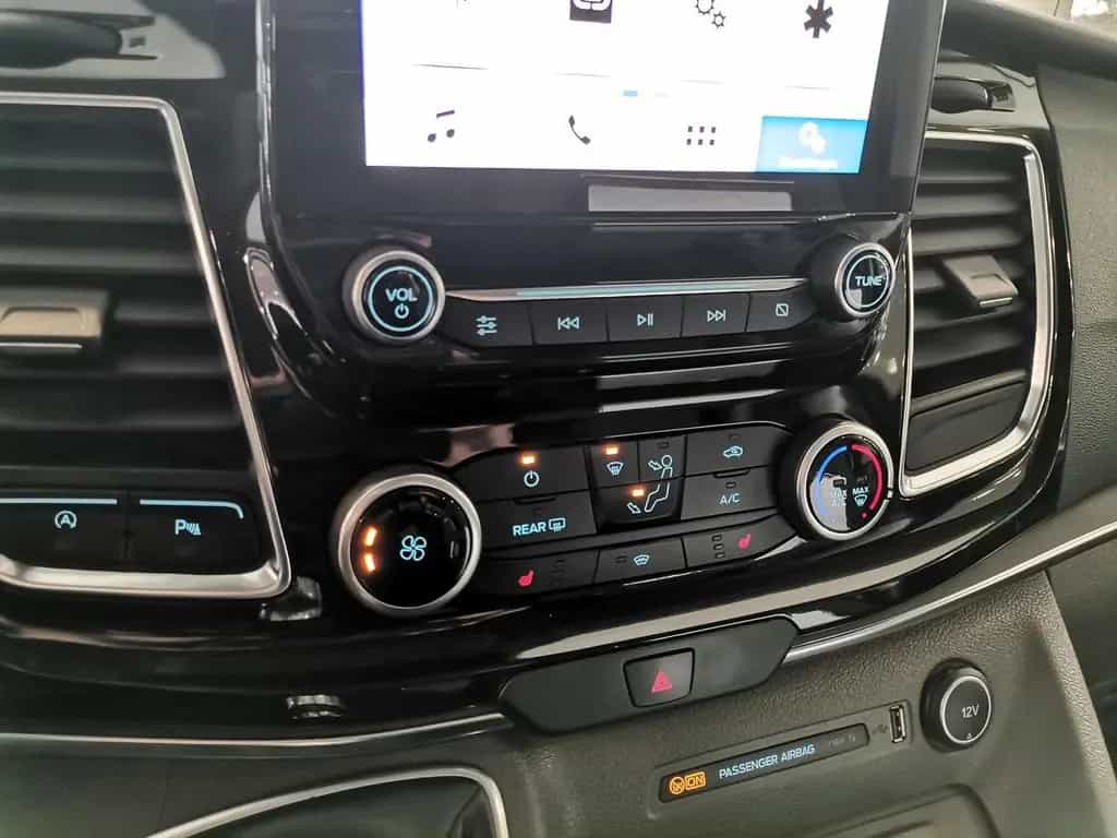 Ford Tourneo Custom 2.0 TDCi L1 Titanium PDC|SHZ|GRA 05/2018-photo-18