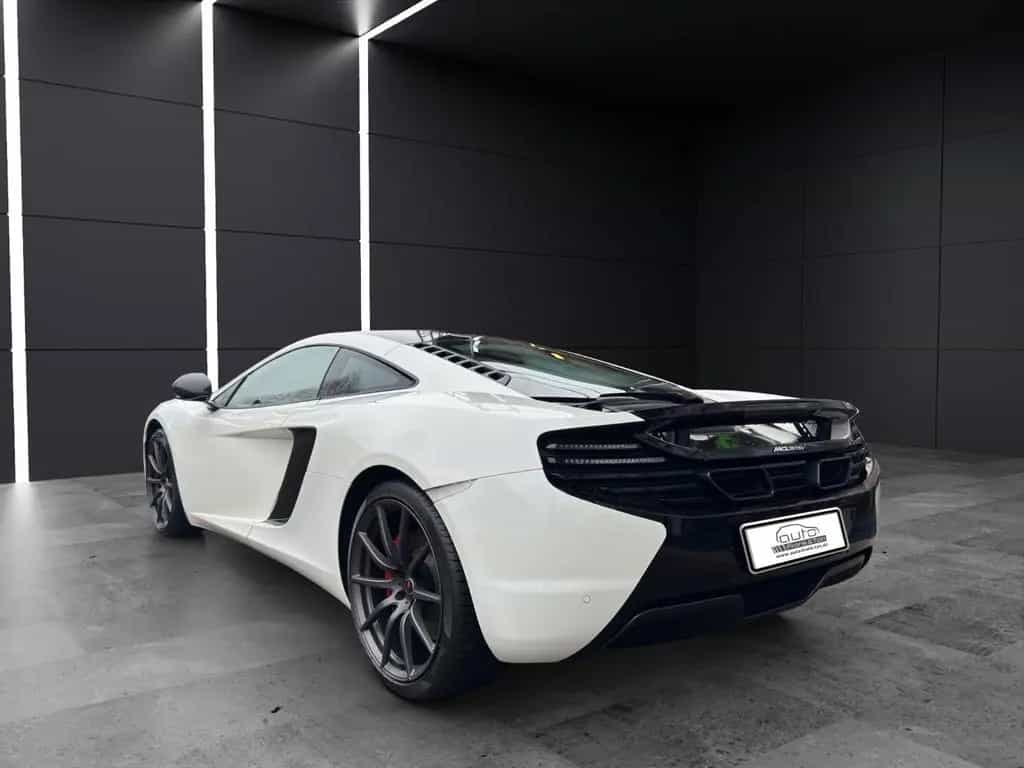 McLaren MP4-12C 3.8V8*1HAND*CARBON*SCHECKHEFT*UNFALLFREI 03/2012-photo-2