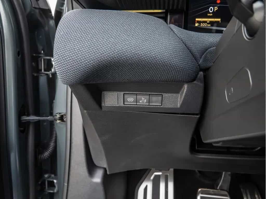 Citroën C5 Aircross 1.2 145 Hybrid MAX NAVI ACC HUD LED 11/2025-photo-21