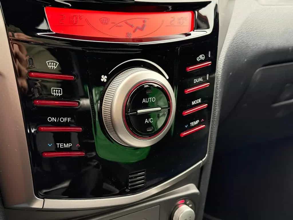 Ssangyong Tivoli Quartz 4x2 12/2019-photo-17