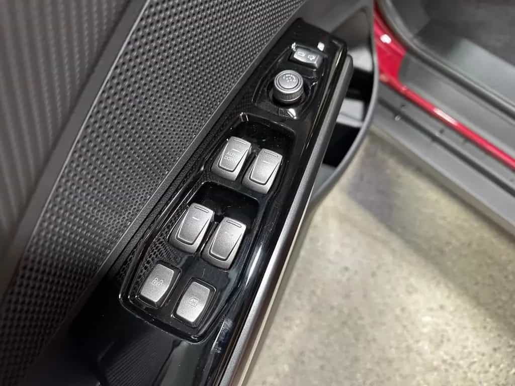 Ssangyong Tivoli 1.5 P Quartz 4x2 Navi|RFK|LED 06/2025-photo-10