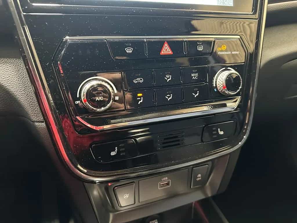 Ssangyong Tivoli 1.5 P Quartz 4x2 Navi|RFK|LED 06/2025-photo-17