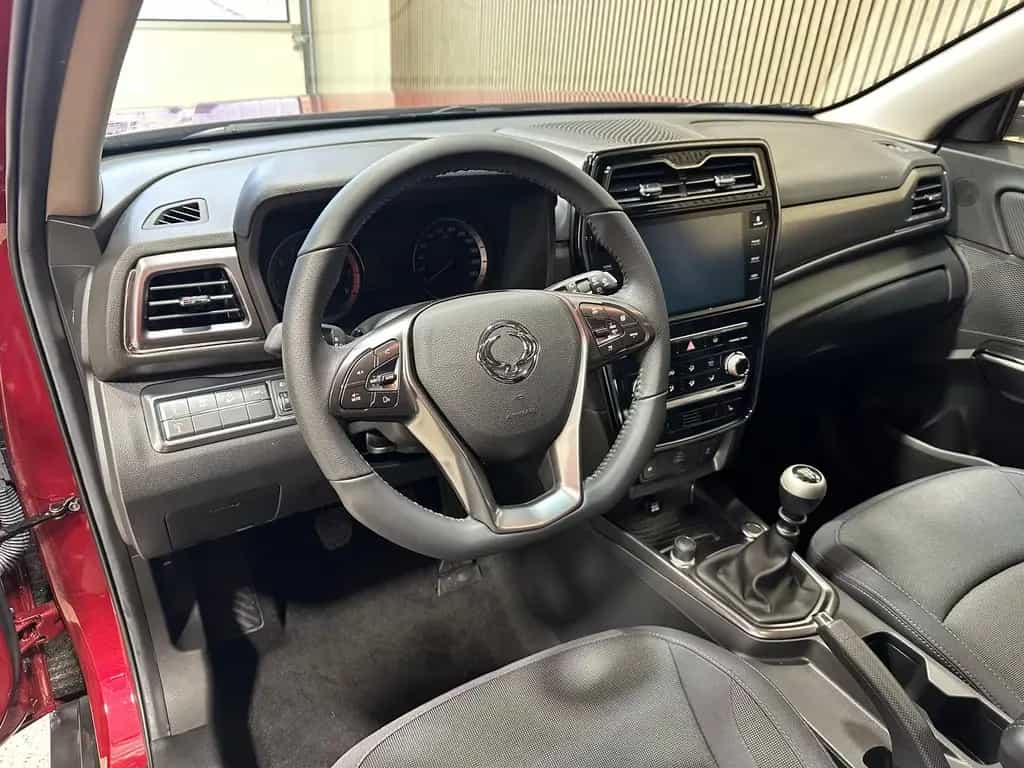 Ssangyong Tivoli 1.5 P Quartz 4x2 Navi|RFK|LED 06/2025-photo-5