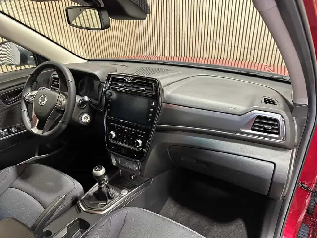 Ssangyong Tivoli 1.5 P Quartz 4x2 Navi|RFK|LED 06/2025-photo-8