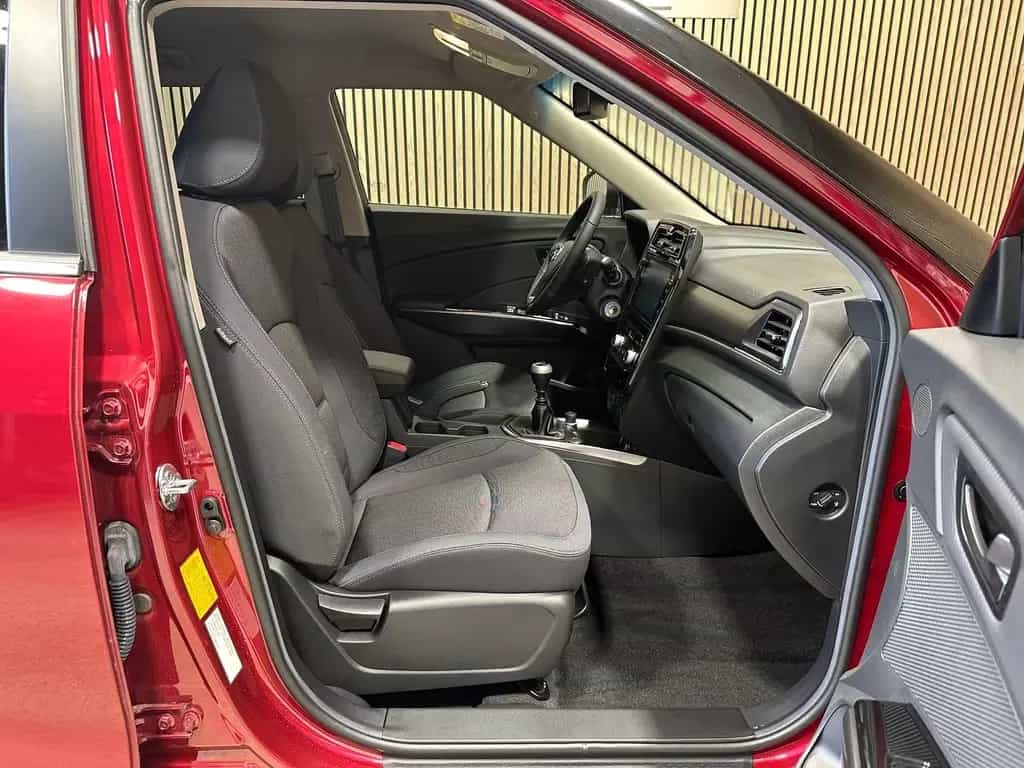Ssangyong Tivoli 1.5 P Quartz 4x2 Navi|RFK|LED 06/2025-photo-9