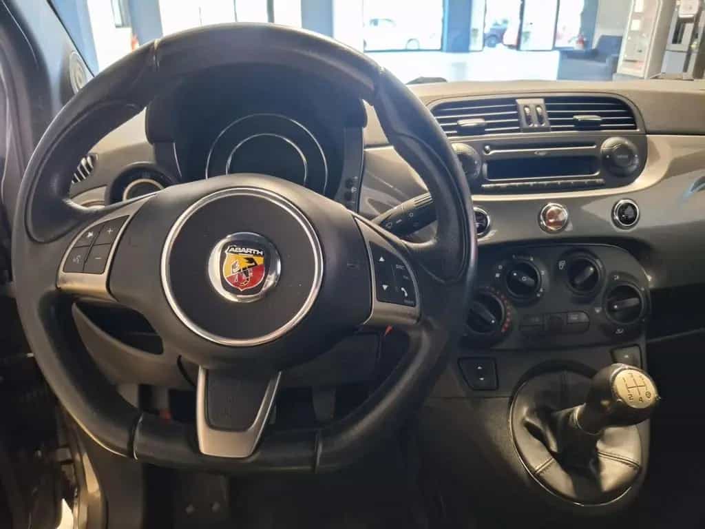 Abarth 500 1.4 Turbo T-Jet Custom 06/2014-photo-10