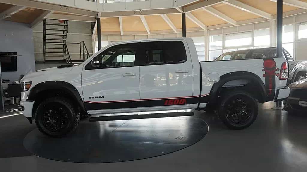 Dodge RAM 5.7 V8 HEMI 4x4 CREW-CAB*Leder*Navi*Tempo* 07/2022-photo-1