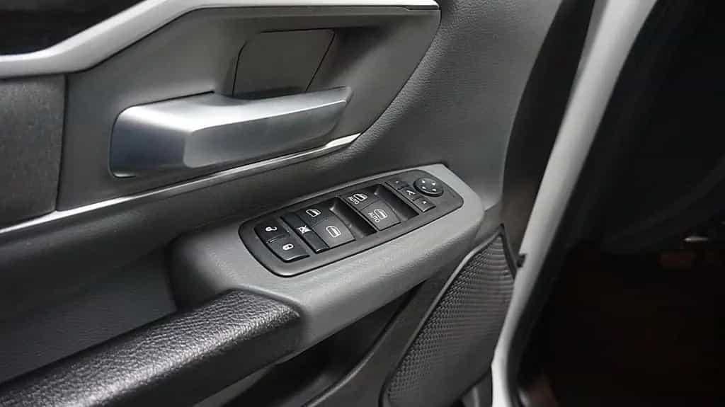 Dodge RAM 5.7 V8 HEMI 4x4 CREW-CAB*Leder*Navi*Tempo* 07/2022-photo-12