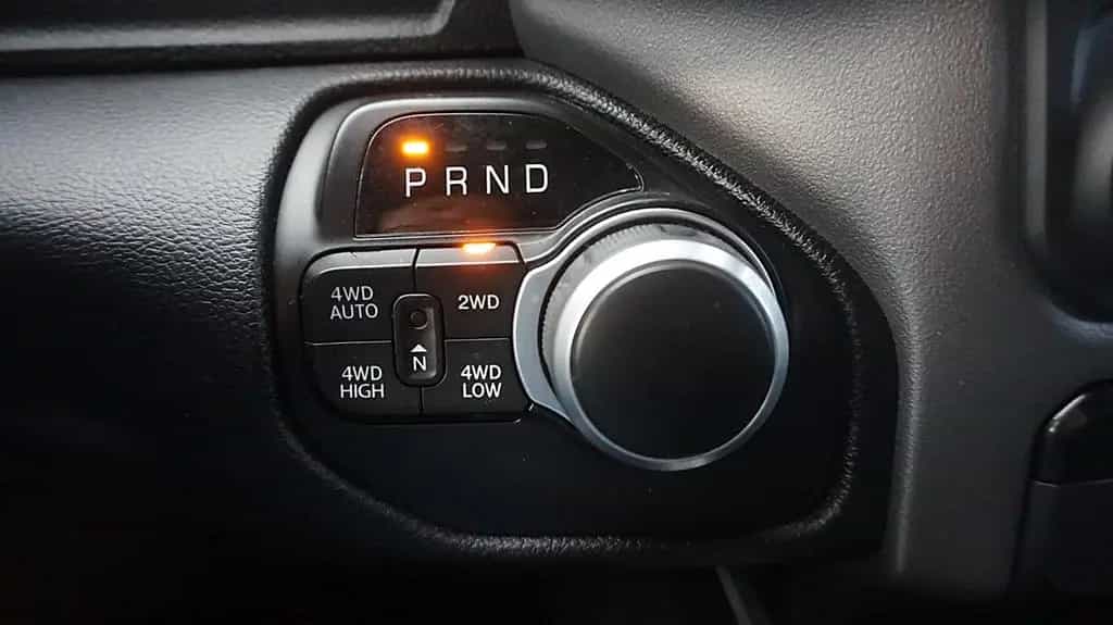 Dodge RAM 5.7 V8 HEMI 4x4 CREW-CAB*Leder*Navi*Tempo* 07/2022-photo-14