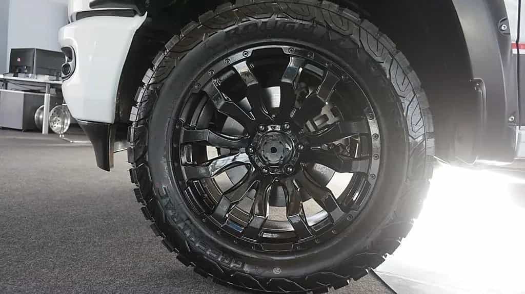 Dodge RAM 5.7 V8 HEMI 4x4 CREW-CAB*Leder*Navi*Tempo* 07/2022-photo-22