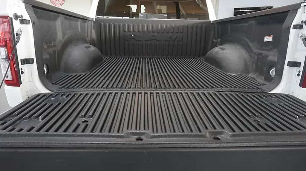 Dodge RAM 5.7 V8 HEMI 4x4 CREW-CAB*Leder*Navi*Tempo* 07/2022-photo-24