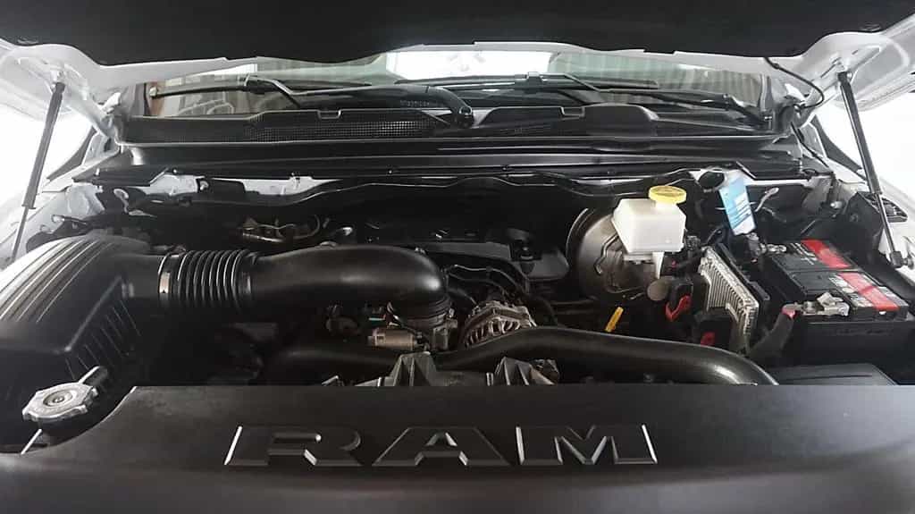 Dodge RAM 5.7 V8 HEMI 4x4 CREW-CAB*Leder*Navi*Tempo* 07/2022-photo-27