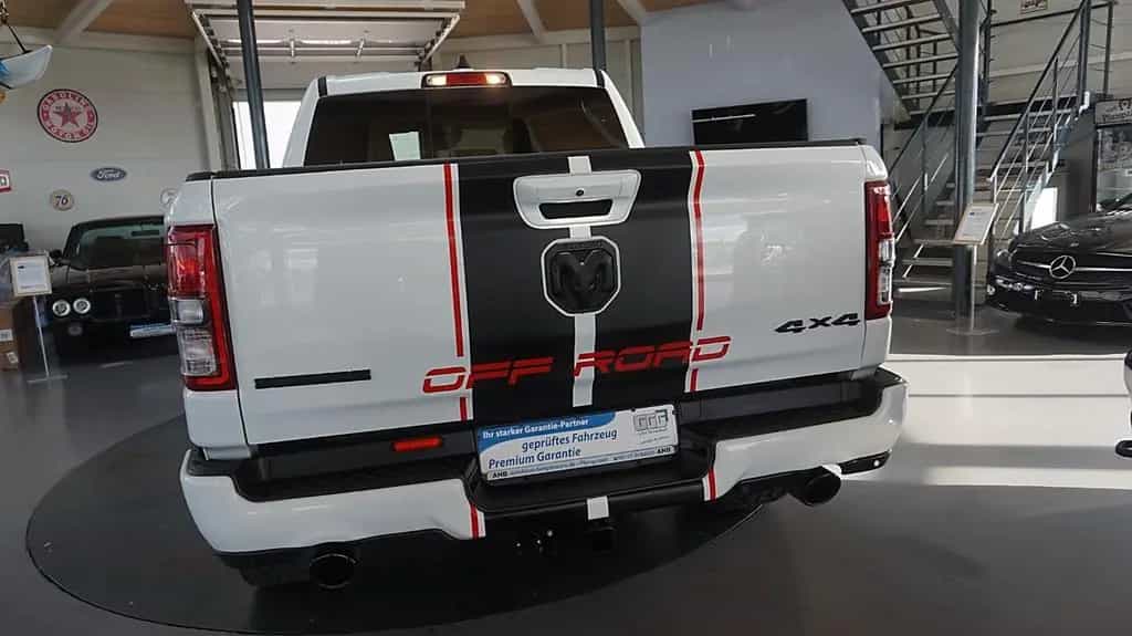 Dodge RAM 5.7 V8 HEMI 4x4 CREW-CAB*Leder*Navi*Tempo* 07/2022-photo-5
