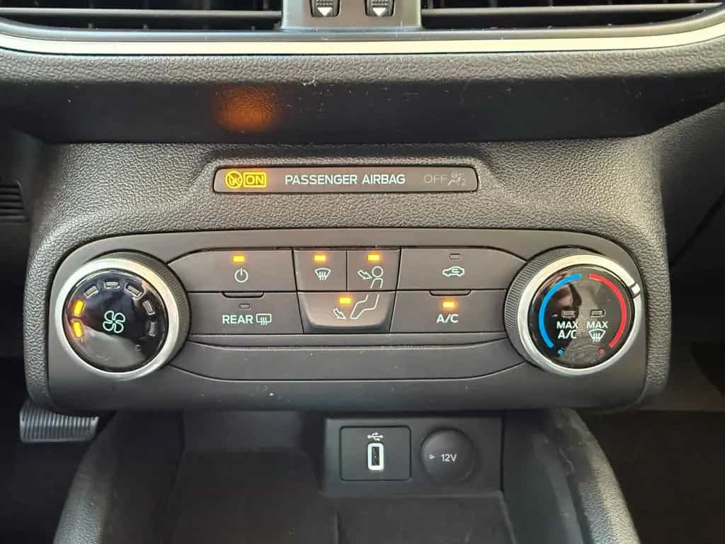 Ford Focus Turnier Cool & Connect AUTOMATIK PDC LED 07/2020-photo-10