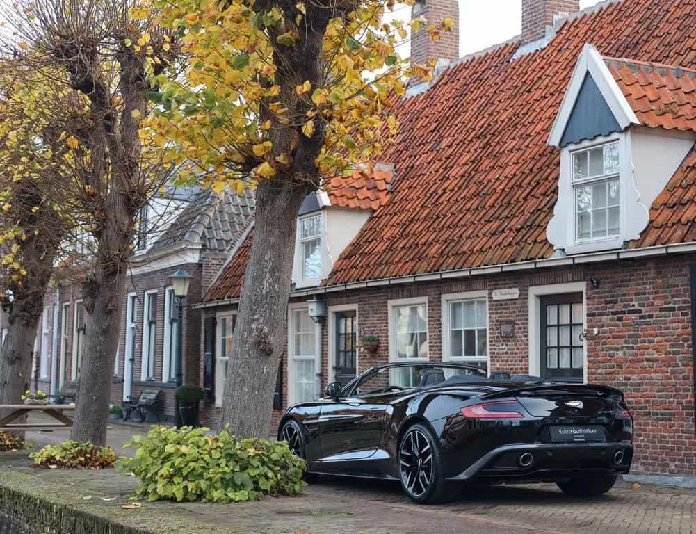 Aston Martin Vanquish Volante | Carbon - B&O - Camera 05/2017-photo-22