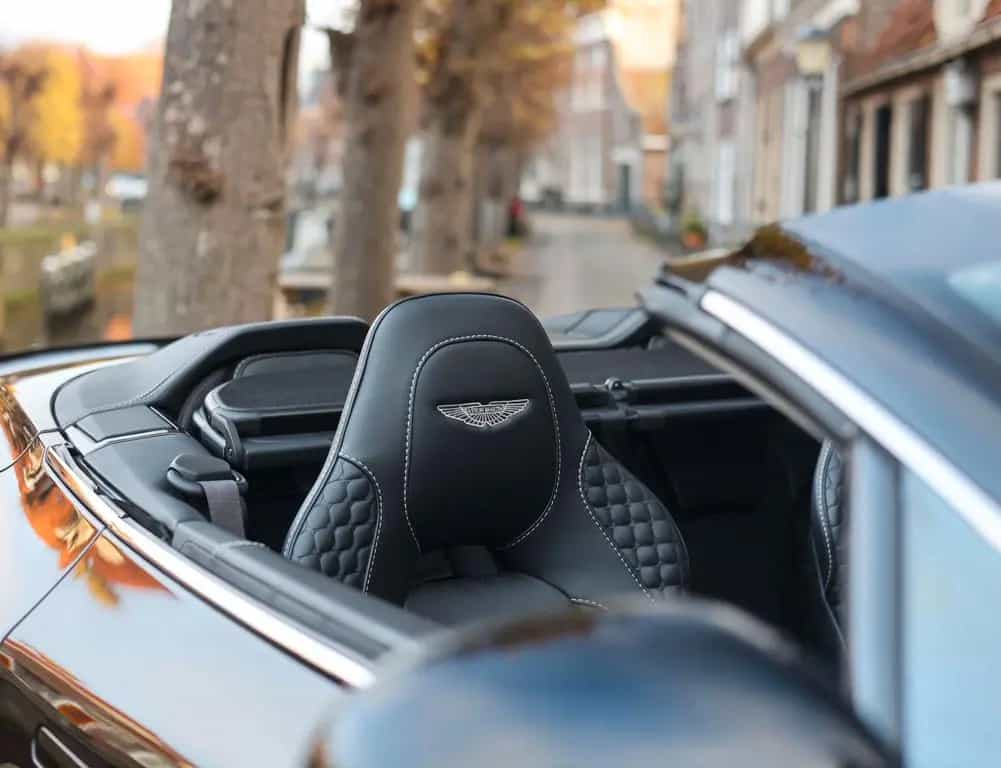 Aston Martin Vanquish Volante | Carbon - B&O - Camera 05/2017-photo-33