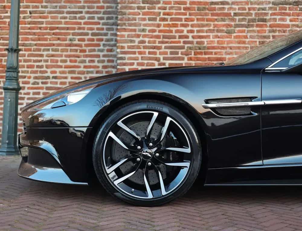 Aston Martin Vanquish Volante | Carbon - B&O - Camera 05/2017-photo-40