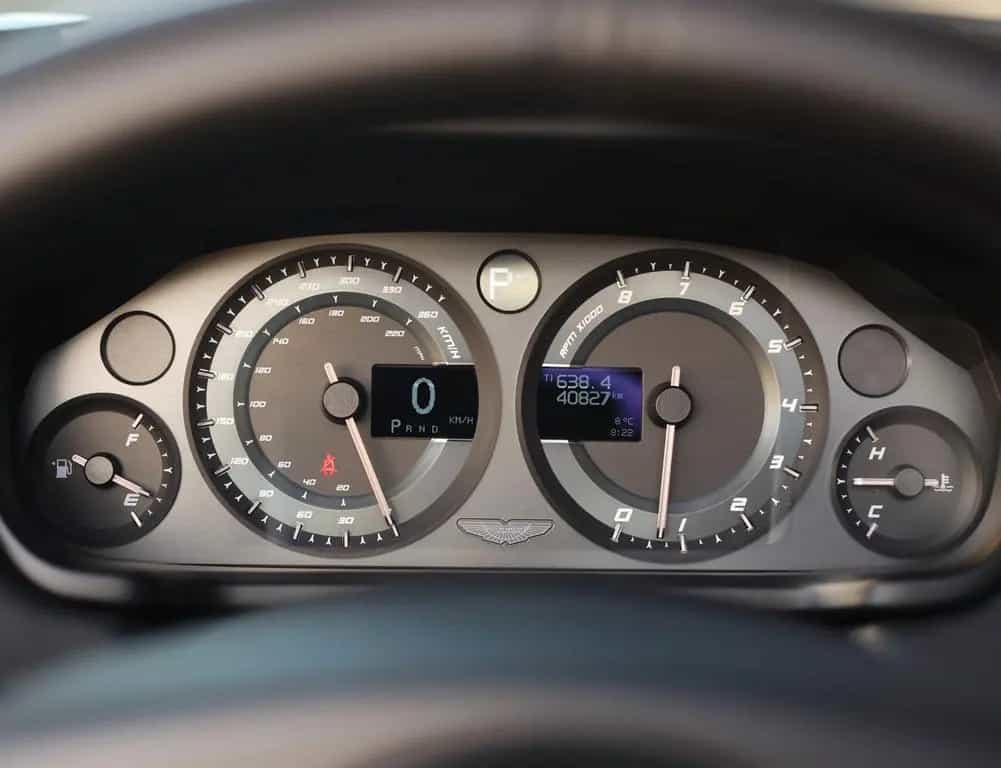 Aston Martin Vanquish Volante | Carbon - B&O - Camera 05/2017-photo-46