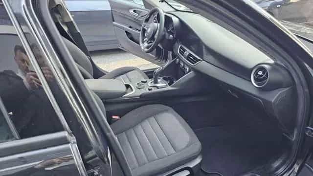 Alfa Romeo Giulia ROMEO Giulia 2.2 Turbodiesel 160 CV AT8 Bus 02/2020-photo-8