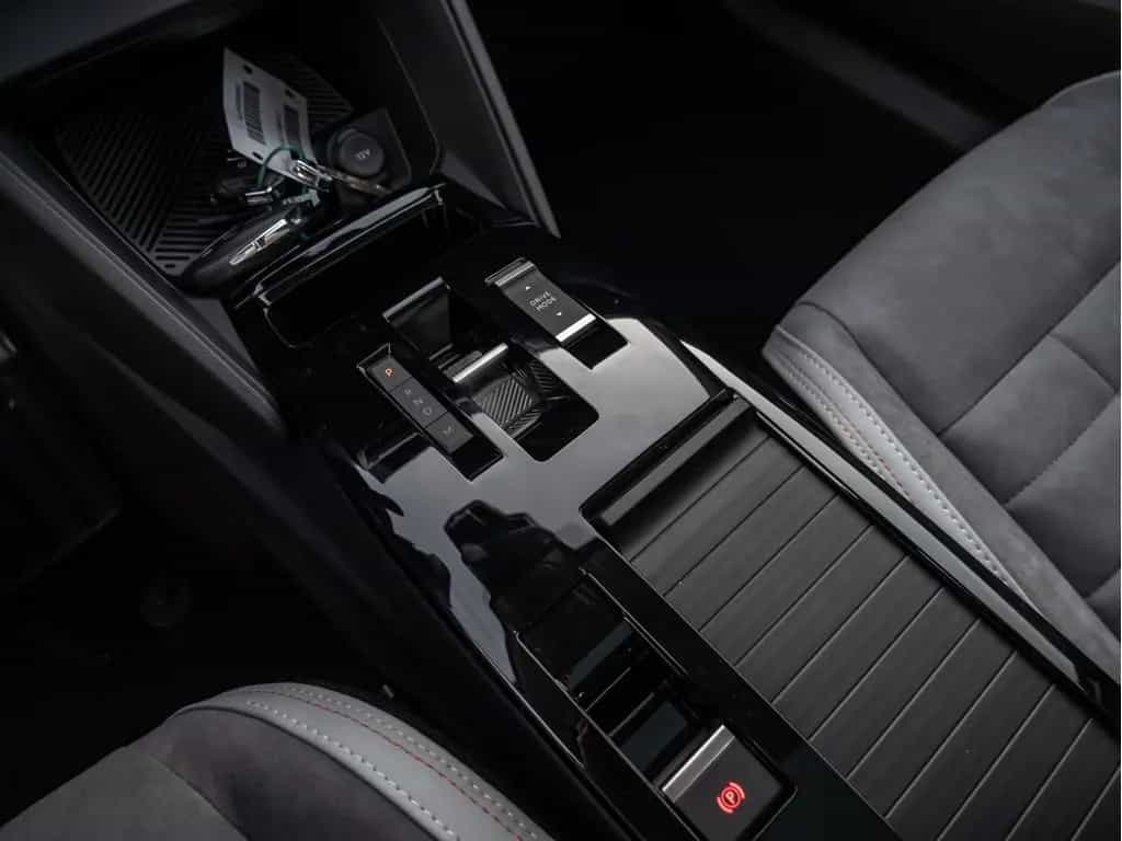 Citroën C4 Lim. 1.2 Max 145 mHEV Schiebedach + Allwetter 12/2025-photo-14