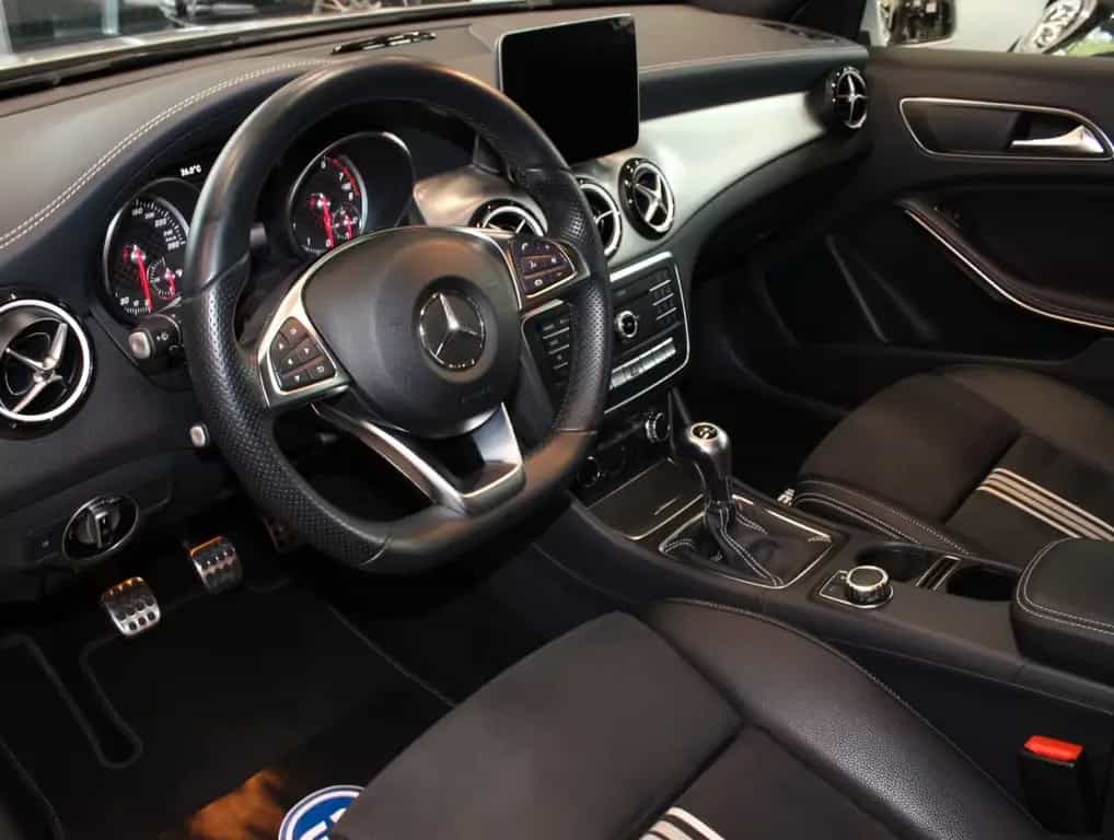 Mercedes-Benz A-Class 200 AMG Line BlueEff 06/2018-photo-11