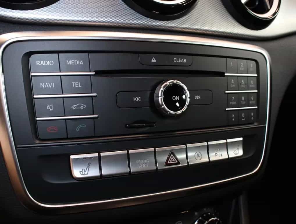 Mercedes-Benz A-Class 200 AMG Line BlueEff 06/2018-photo-16