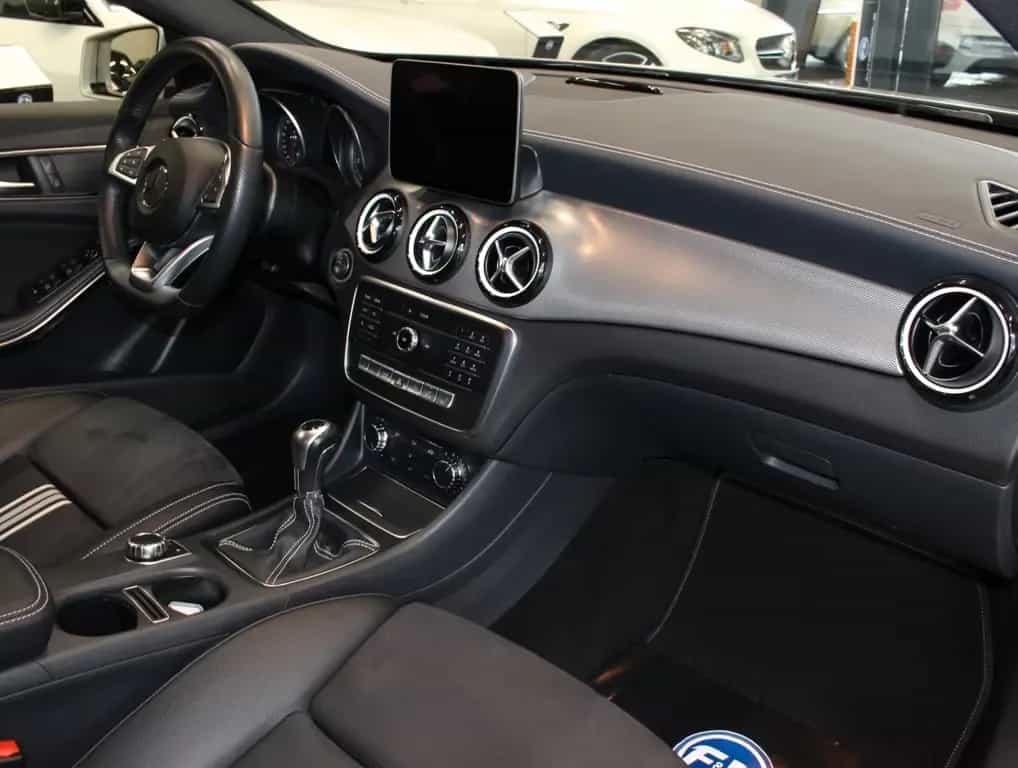 Mercedes-Benz A-Class 200 AMG Line BlueEff 06/2018-photo-8