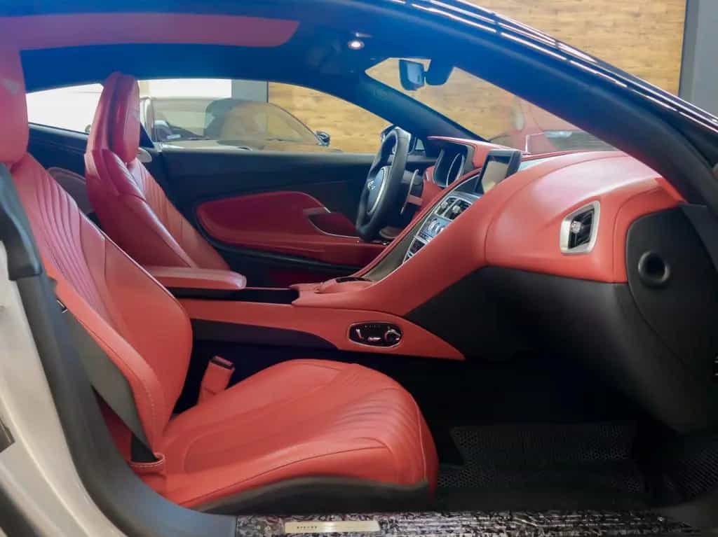 Aston Martin DB11 5.2 V12 AMR Launch Edition 1 0f 1000 01/2017-photo-10