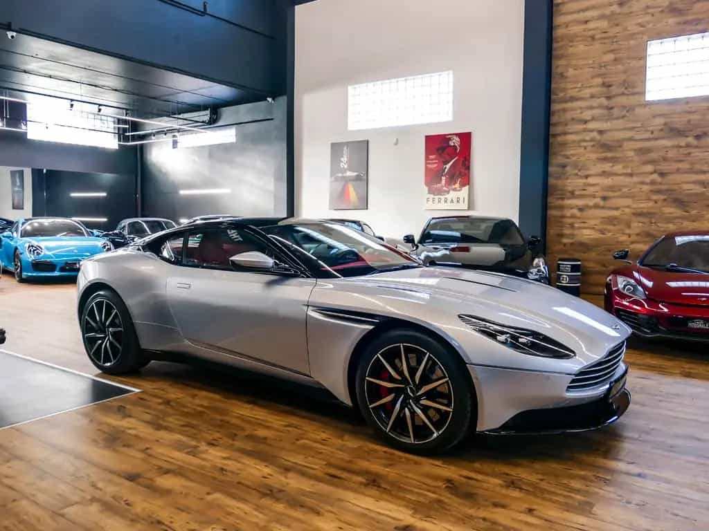 Aston Martin DB11 5.2 V12 AMR Launch Edition 1 0f 1000 01/2017-photo-2