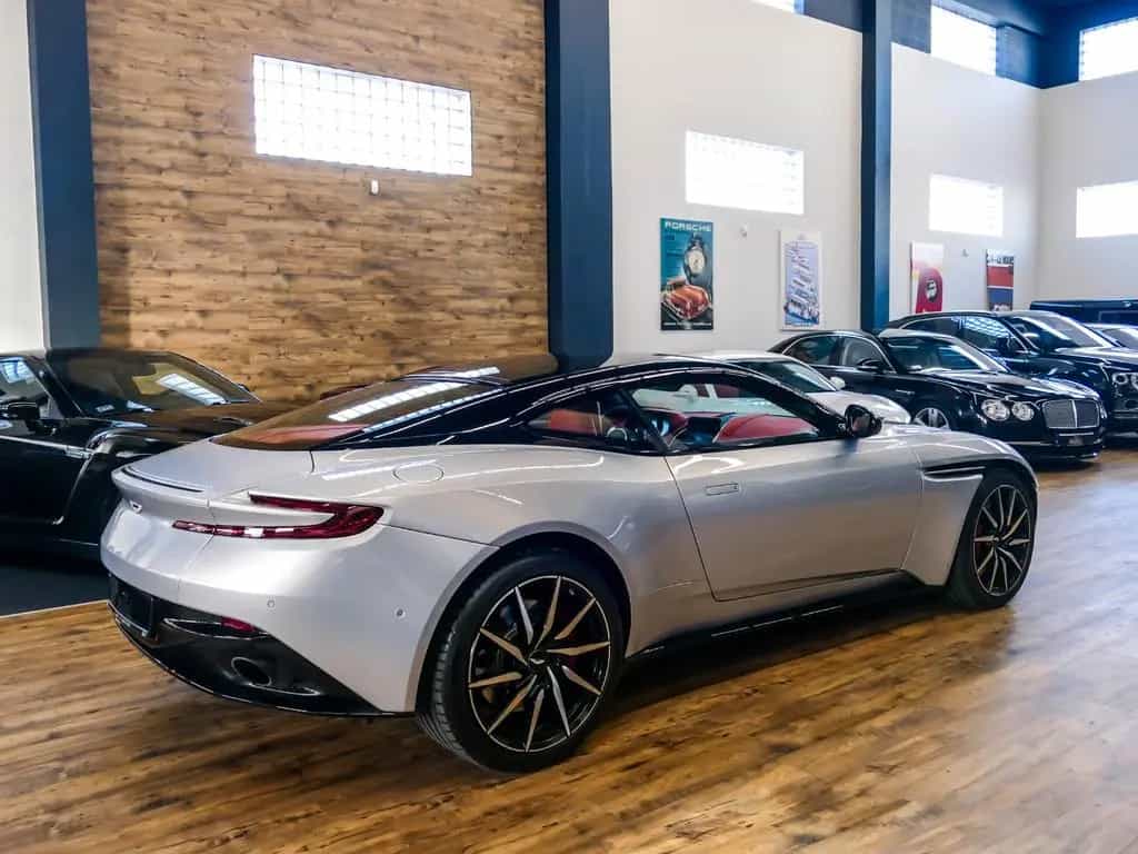 Aston Martin DB11 5.2 V12 AMR Launch Edition 1 0f 1000 01/2017-photo-3
