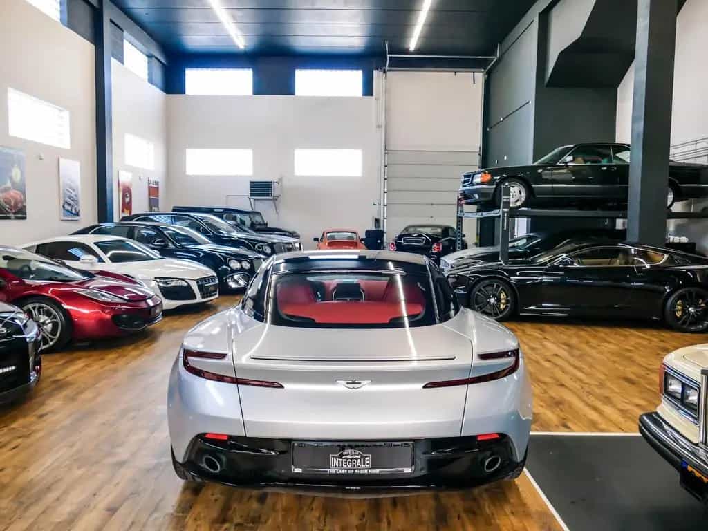 Aston Martin DB11 5.2 V12 AMR Launch Edition 1 0f 1000 01/2017-photo-4