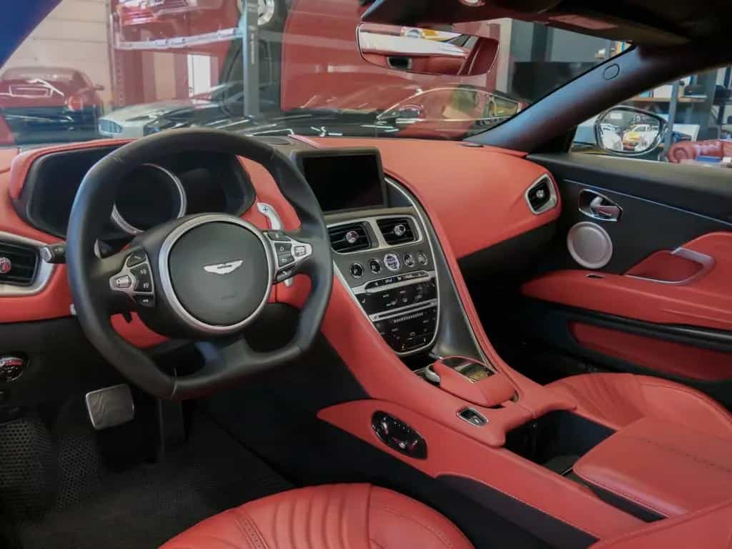 Aston Martin DB11 5.2 V12 AMR Launch Edition 1 0f 1000 01/2017-photo-8