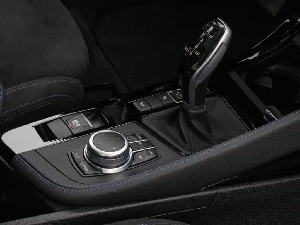 BMW X2 xDrive18d A 11/2022-photo-5