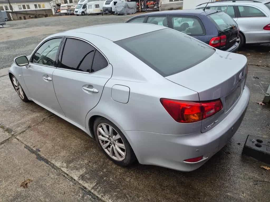 Lexus IS 220 Festpreis 05/2006-photo-2