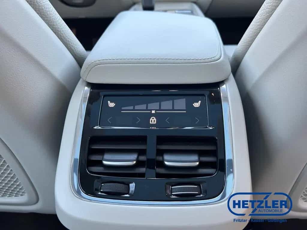 Volvo XC60 B5 Ultimate Bright AWD HUD AHK Digitales Co 10/2022-photo-14
